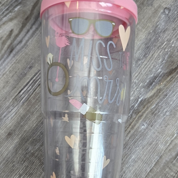 Trevis Wedding Pink and Gold 'Miss to Mrs' Tumbler - Picture 1 of 5